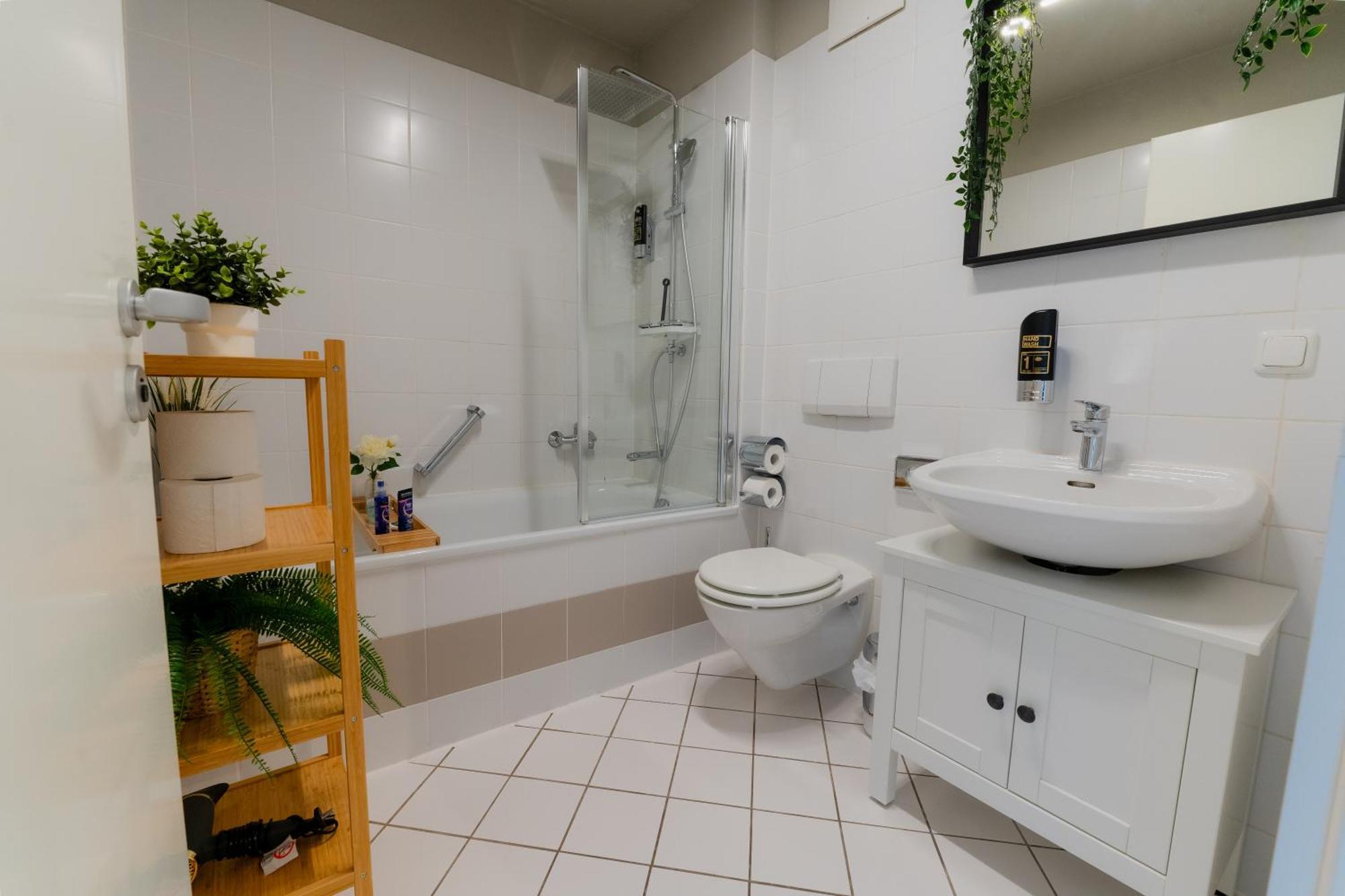 Deluxe Apartment I Klimaanlage I Tiefgarage I Balkon I Wlan Магдебург Екстериор снимка